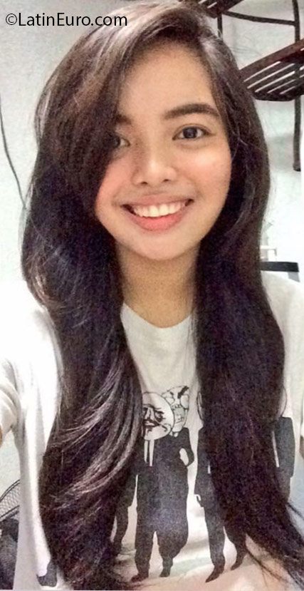 Date this delightful Philippines girl Sunshine from Manila PH878