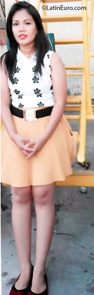 Date this athletic Philippines girl Sharon from Manila PH880