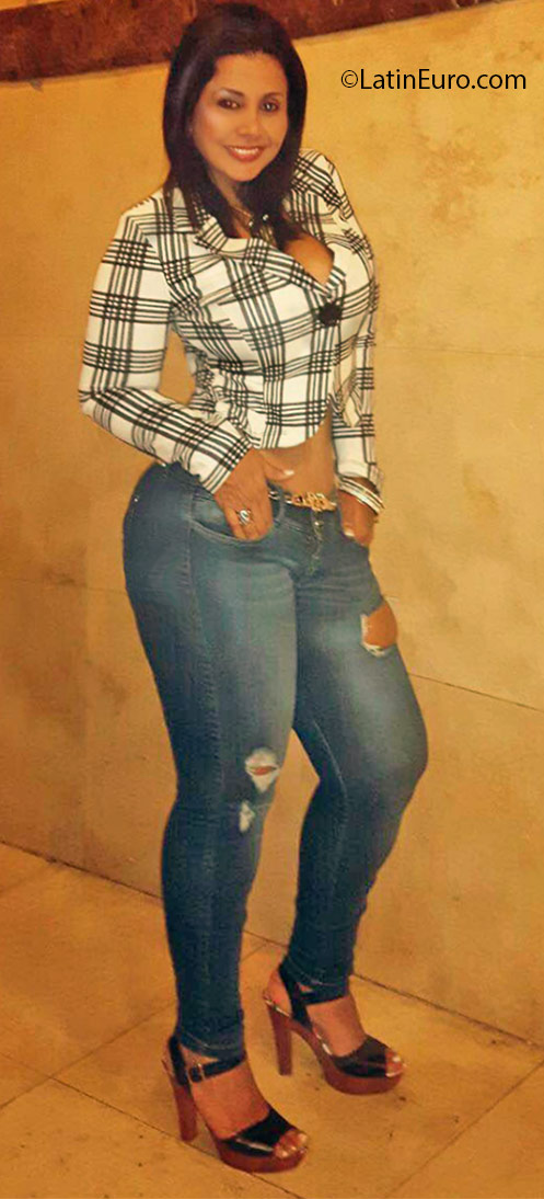 Date this gorgeous Panama girl Claribel from Panama PA899