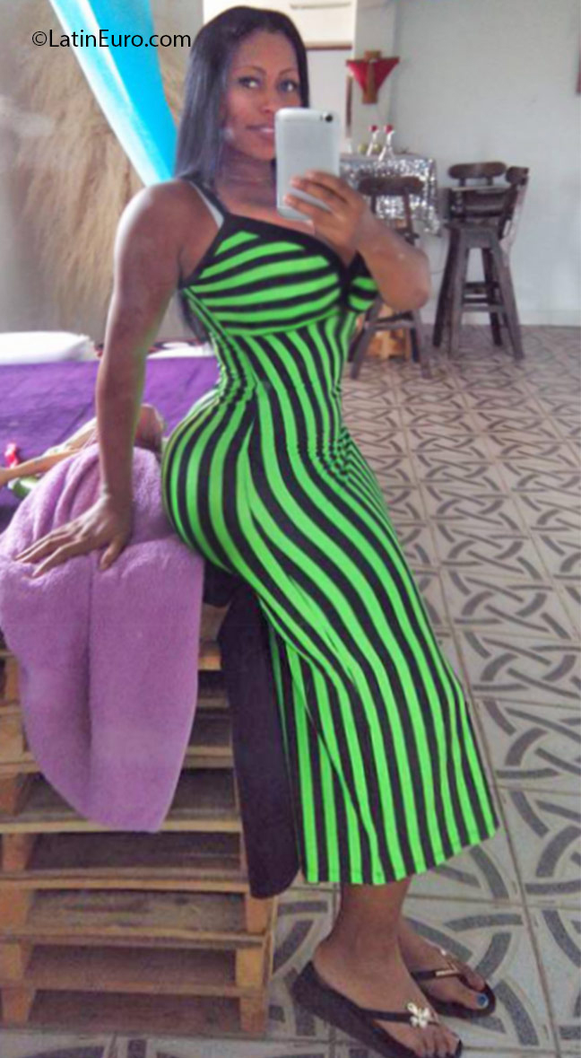 Date this passionate Colombia girl Karen from Cali CO18706