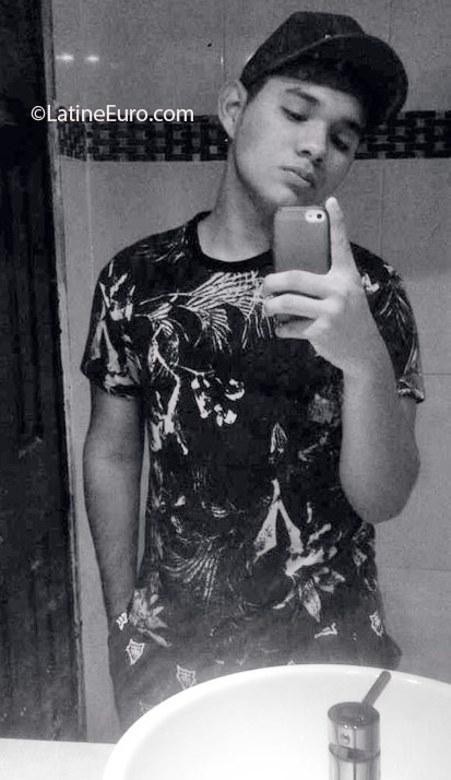 Date this young Panama man Reynier Rodrigu from Panama Ciudad PA907
