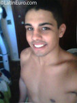 cute Brazil man Tom from Vitoria BR9607