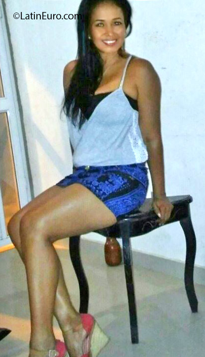 Date this happy Colombia girl Verlis from Cartagena CO18773
