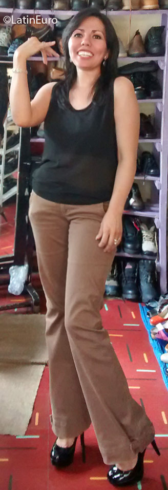 Date this tall Honduras girl Dunia from Tegucigalpa HN2079