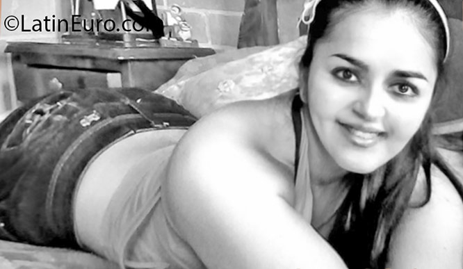Date this stunning Colombia girl Lina from Bogota CO18778
