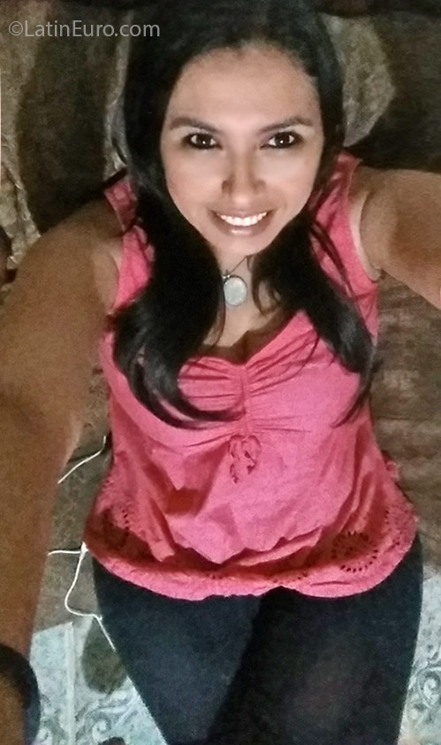 Date this delightful Honduras girl Cinthia from San Pedro Sula HN2089