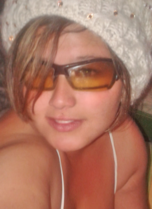 Date this young Colombia girl Alejandra from Bogota CO18814