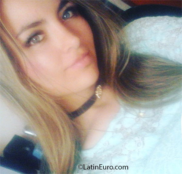 Date this stunning Colombia girl Diani from Bogota CO18817