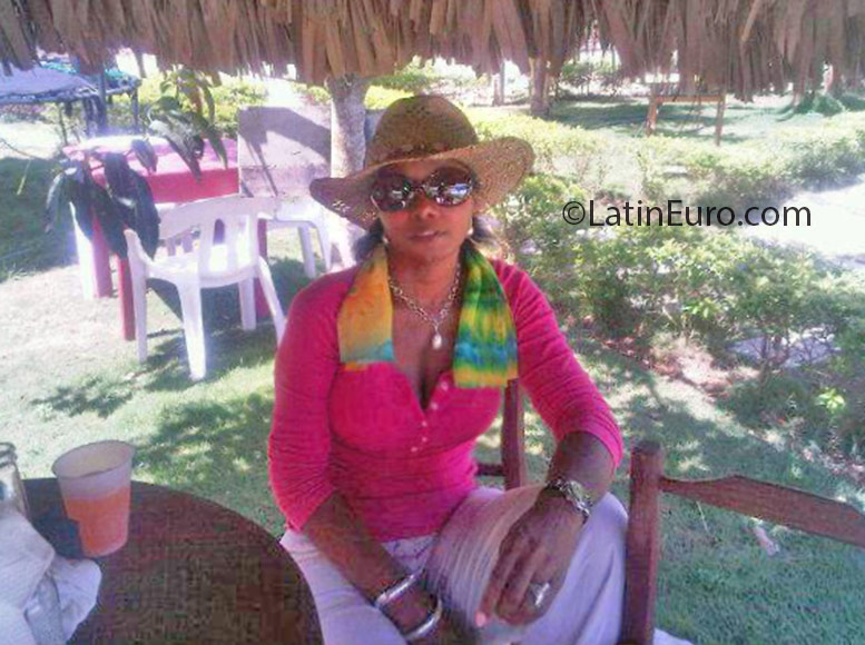 Date this gorgeous Dominican Republic girl Raquel from Punta Cana DO26048