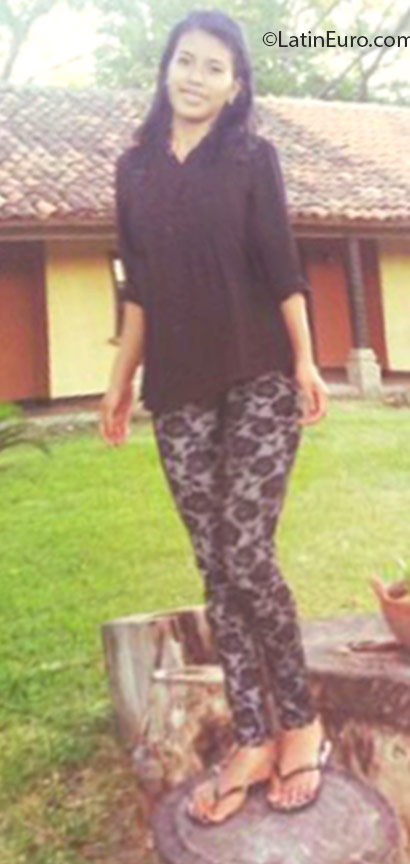 Date this delightful Honduras girl Alenia from Tegucigalpa HN2115
