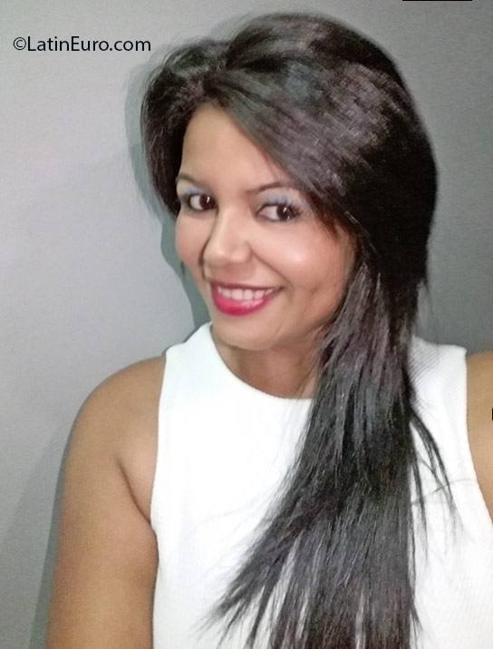 Date this voluptuous Honduras girl Julissa from Tegucigalpa HN2116