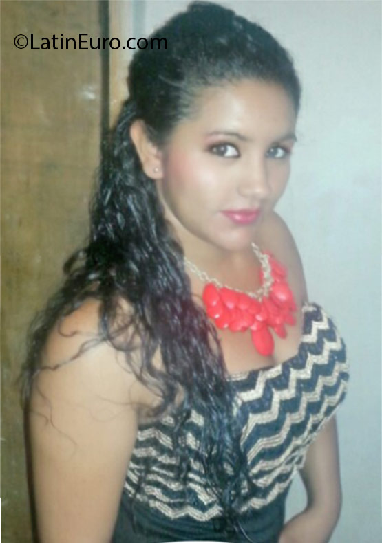 Date this passionate Honduras girl Lilian from Tegucigalpa HN2123