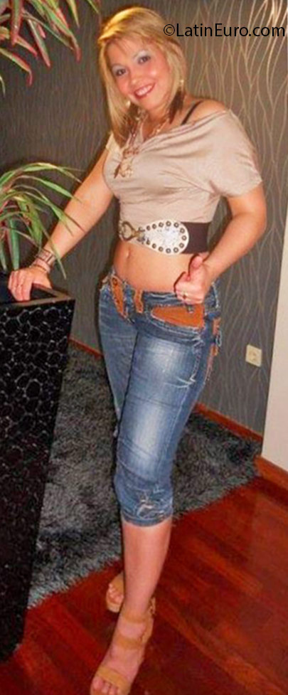 Date this sultry Brazil girl Nilma from Recife BR9638