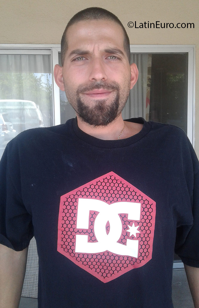 Date this stunning United States man Shark2 from Sacramento US17262