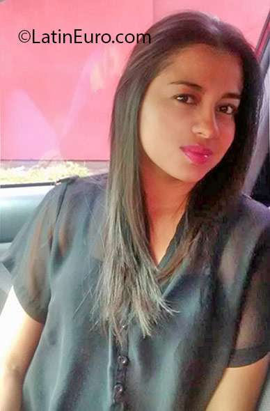 Date this young Honduras girl Mariana from San Pedro Sula HN2139