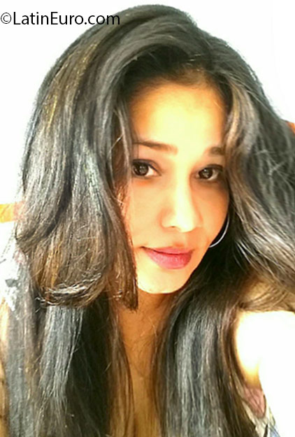 Date this foxy Honduras girl Demi from Tegucigalpa HN2152