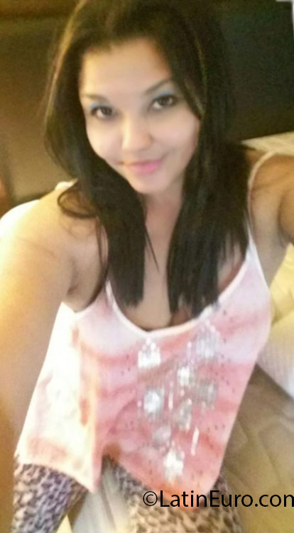 Date this charming Panama girl Nilkia from Panama PA970