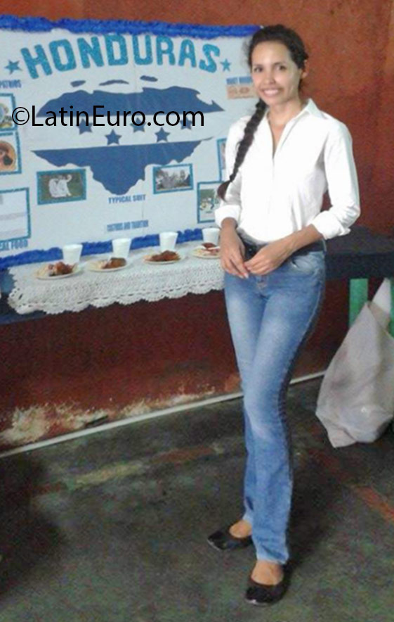 Date this cute Honduras girl Martinez from Tegucigalpa HN2165
