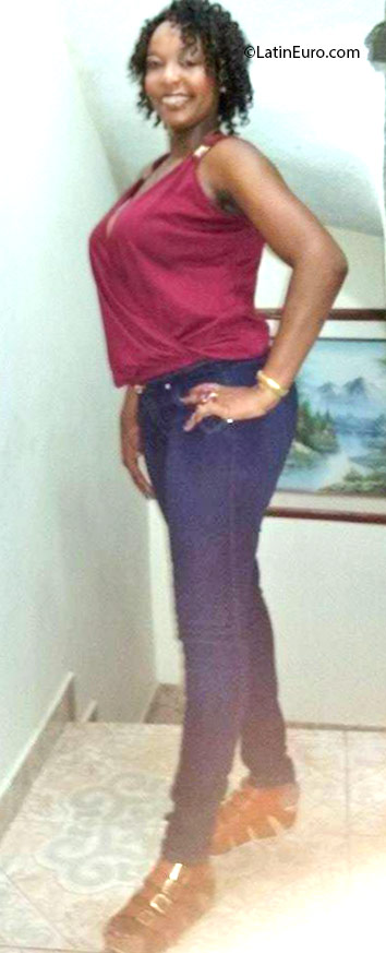 Date this voluptuous Colombia girl Yeny from Cali CO18944