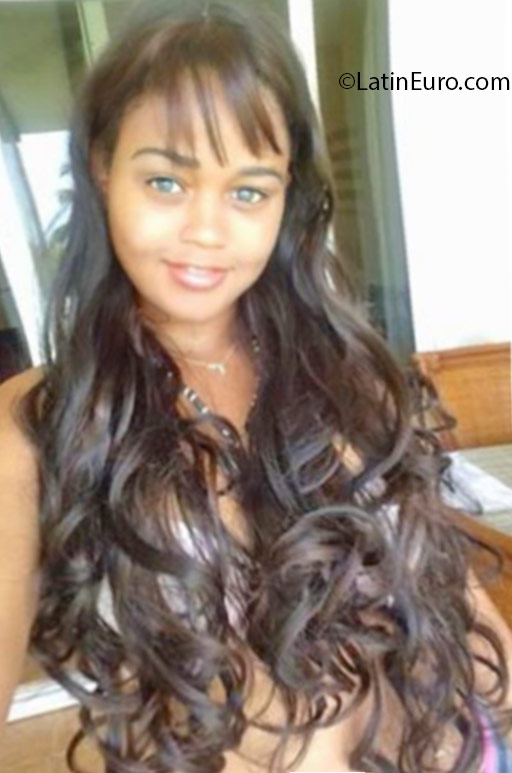 Date this charming Dominican Republic girl Maria from Punta Cana DO25802