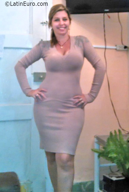 Date this young Cuba girl Lisbel from Havana CU69