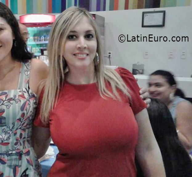 Date this happy Brazil girl Flavia from Manaus BR9690