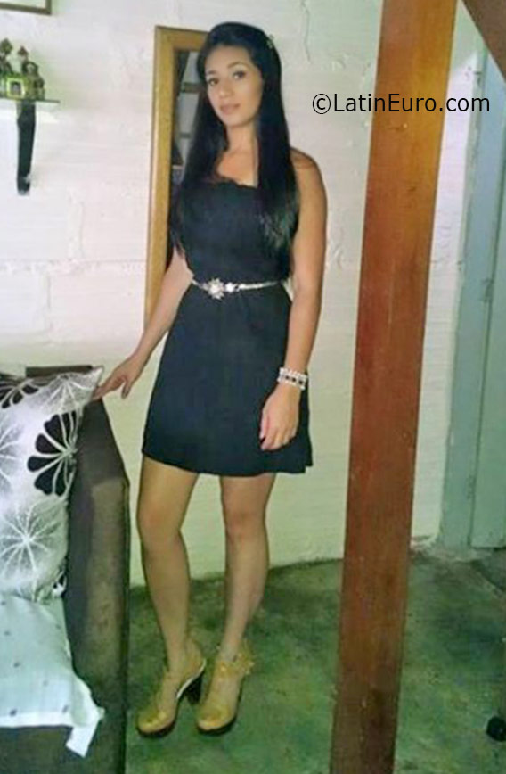 Date this hard body Colombia girl Ana from Medellin CO19036