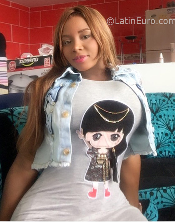 Date this exotic Colombia girl Natacha from Medellin CO19048