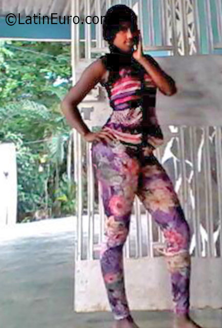 Date this funny Panama girl Emelis from Panama City PA1008