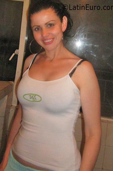 Date this pretty Colombia girl Meliza from Bogota CO19103