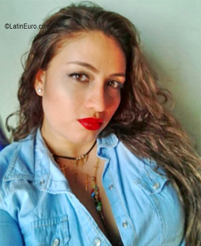 Date this cute Colombia girl Viviana from Palmira CO19108