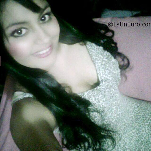 Date this delightful Colombia girl Vanezza from Bogota CO19125