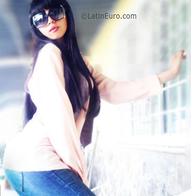 Date this beautiful Venezuela girl Marianny from Ojeda VE668