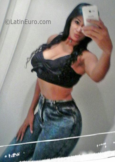 Date this exotic Venezuela girl Yohanny from Maracaibo VE670