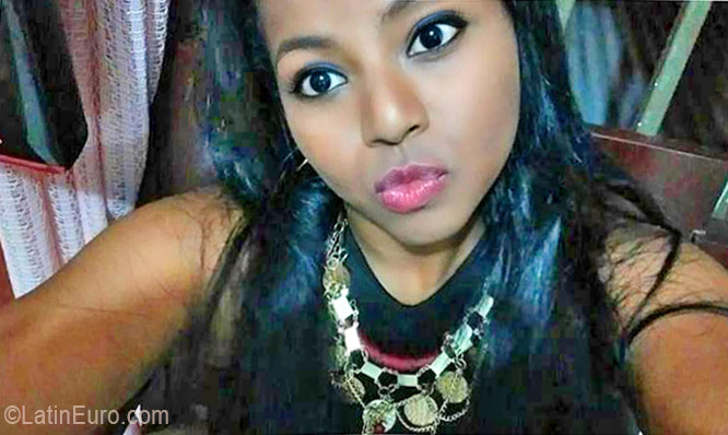 Date this athletic Colombia girl ANGIE from Cali CO19198