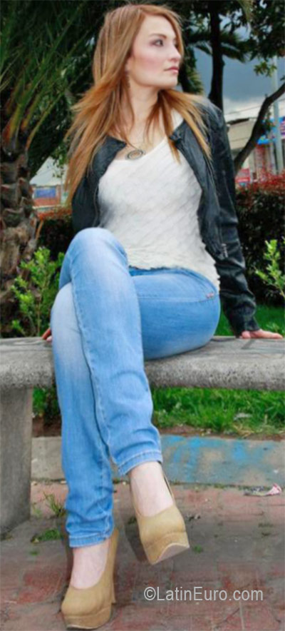 Date this sensual Colombia girl Carmen elena from Bogota CO19228