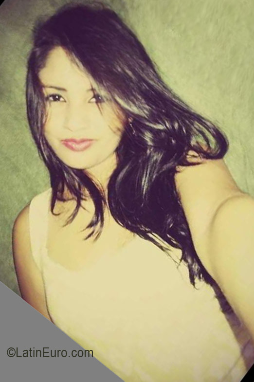 Date this georgeous Honduras girl Claudia from San Pedro Sula HN2248