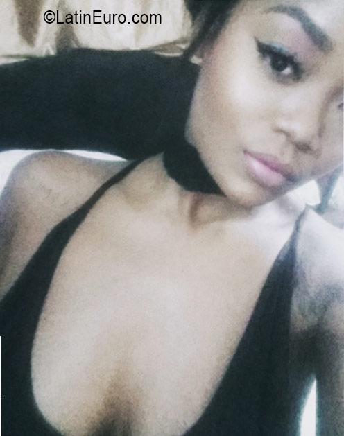 Date this foxy Jamaica girl Shanique from Kingston JM2440