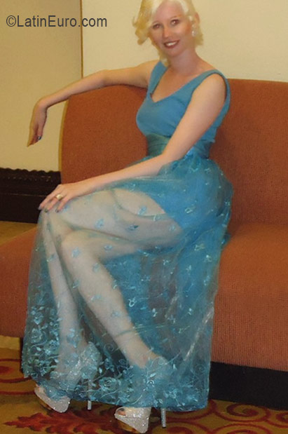 Date this gorgeous Honduras girl Alejandra from Tegucigalpa HN2255