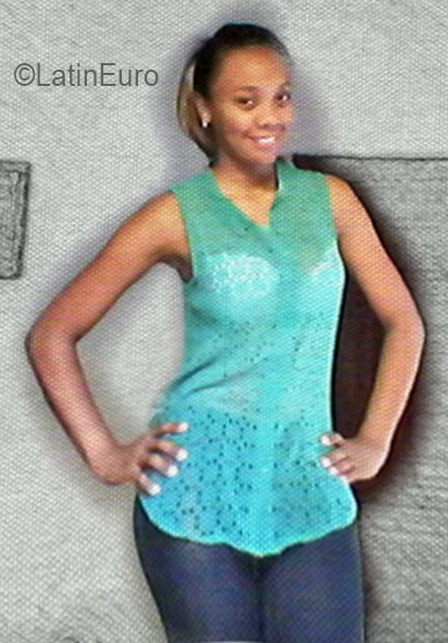 Date this cute Colombia girl Andrein from Cartagena CO19411