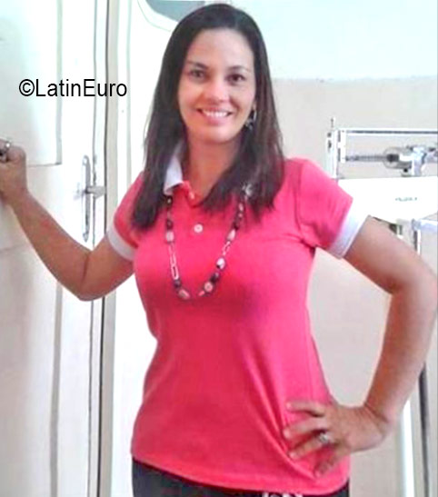 Date this foxy Brazil girl Maria from Parintins BR9764