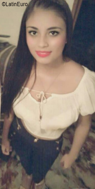 Date this fun Colombia girl Fernanda from Cali CO19476