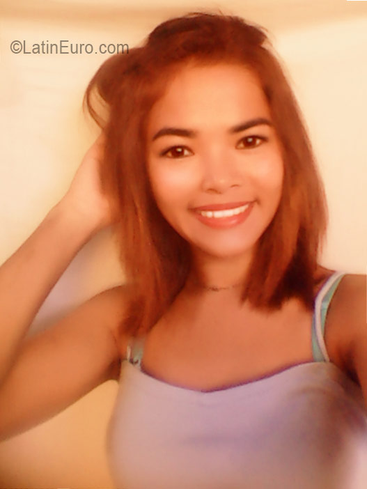 Date this attractive Philippines girl Ravie from Surigao PH922