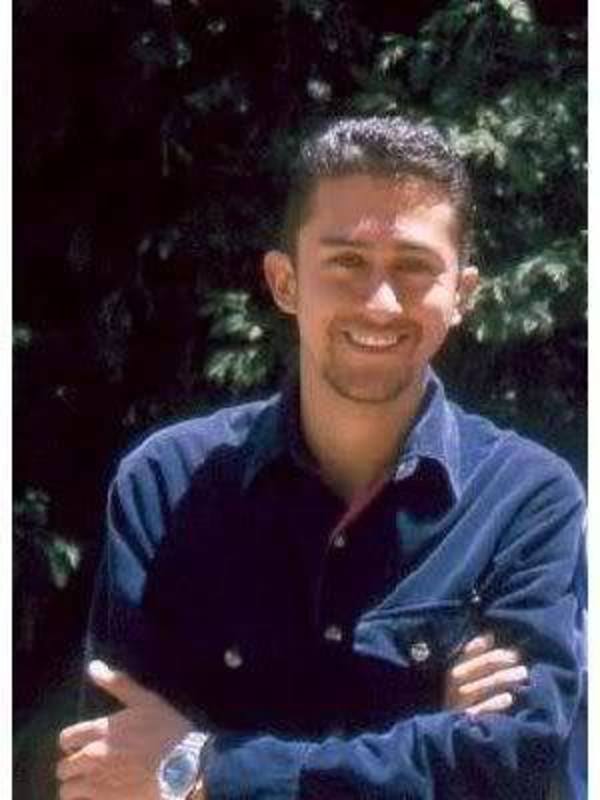 Date this tall Colombia man Andres from Bogota CO19555