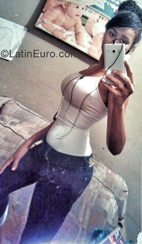 Date this pretty Honduras girl Maria from La Ceiba HN2274