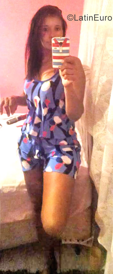Date this lovely Brazil girl Christianne from Novo Horizonte BR9821