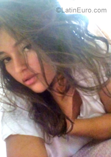 Date this lovely Colombia girl Paola from Bucaramanga CO20530