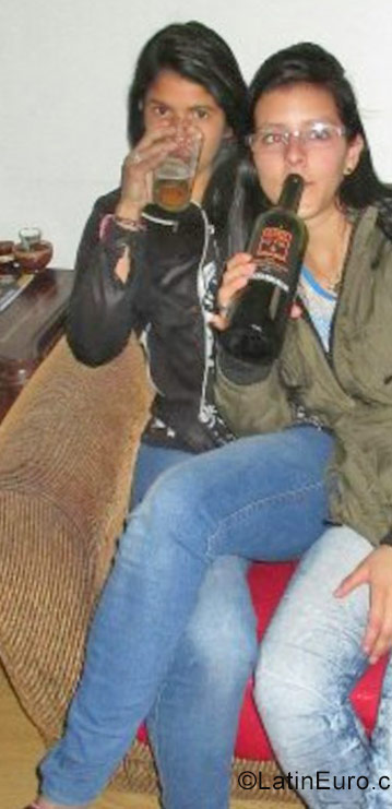 Date this funny Colombia girl Carolina from Bogota CO19817