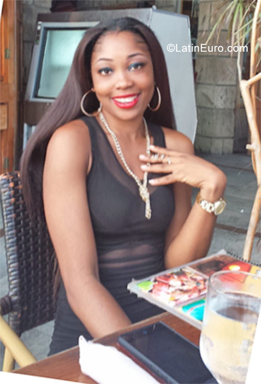 Date this happy Jamaica girl Krissy from Montego Bay JM2377