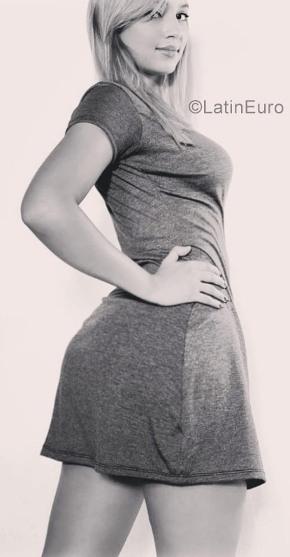 Date this cute Colombia girl Angie from Medellin CO20825